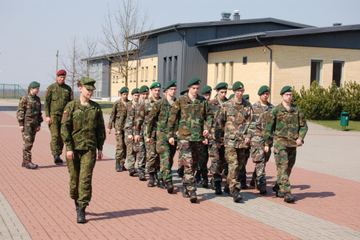 Pasieniečių mokykloje stovyklavo jaunieji šauliai