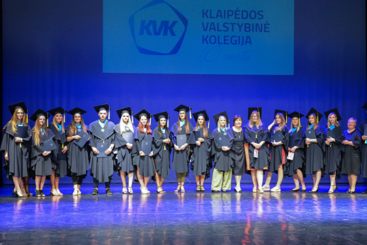 KVK absolventams išdalinti profesinio bakalauro diplomai!