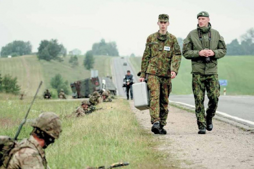 Karo akademija parengia netikėtumams