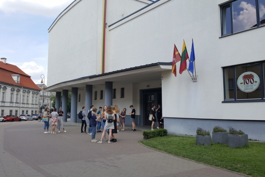 Lietuvių kalbos rašiniuose dominavo dvi temos