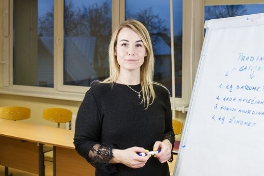 Panevėžio kolegijos dėstytoja studentuose ieško tiesos ir ugnelės akyse Panevėžio kolegijos dėstytoja studentuose ieško tiesos ir ugnelės akyse