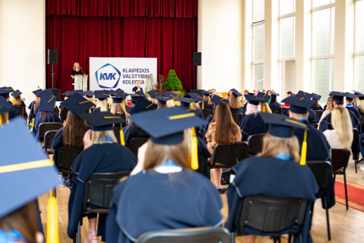 KVK absolventams – profesinio bakalauro diplomai