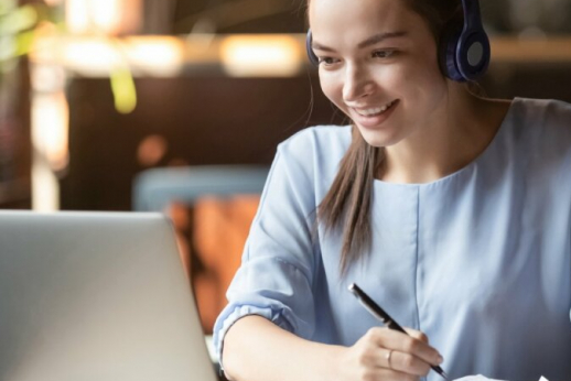 Ar studentai nuo šiol didžiąją dalį laiko mokysis namuose?