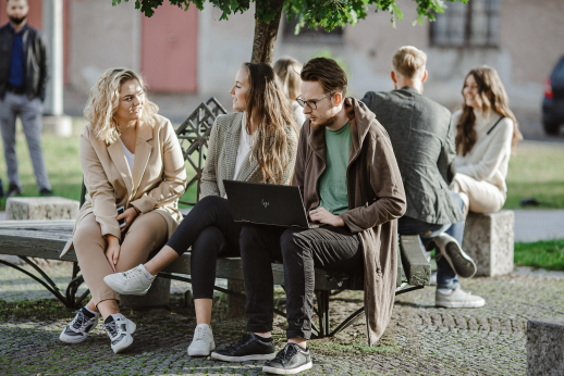 Prasidėjo priėmimas į Klaipėdos universitetą Prasidėjo priėmimas į Klaipėdos universitetą