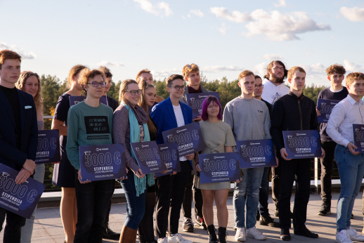 KU pirmakursiai jau gali pretenduoti į „Teltonikos“ metinę 3 000 stipendiją KU pirmakursiai jau gali pretenduoti į „Teltonikos“ metinę 3 000 stipendiją