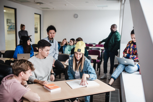 Studentų dilema: rinktis paklausią profesiją ar tą, kur traukia širdis? Studentų dilema: rinktis paklausią profesiją ar tą, kur traukia širdis?