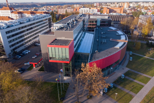 Į farmacijos studijas LSMU – su „Jaunojo farmacininko“ stipendija Į farmacijos studijas LSMU – su „Jaunojo farmacininko“ stipendija