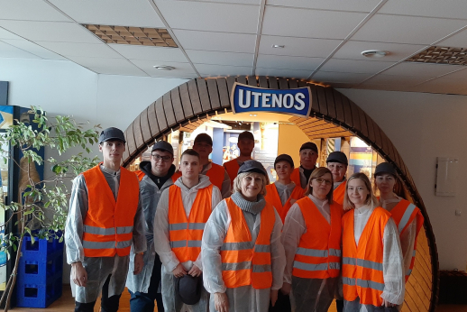 Utenos kolegijos studentai susipažįsta su darbu įmonėse 