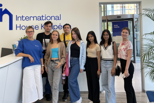 Lietuvos verslo kolegijos tarptautiniai studentai  International house