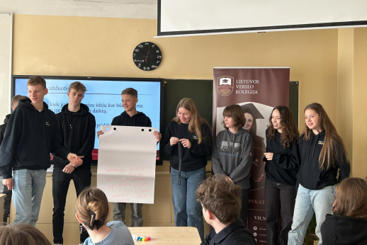 Lietuvos verslo kolegija vykdo moksleivių profesinį orientavimą