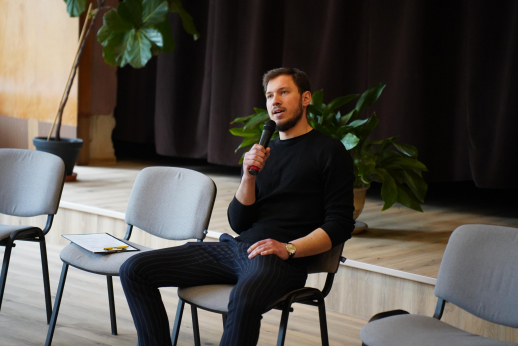 Eduardas Januška: nuo nedrąsios pradžios iki užtikrinto žingsnio į priekį Eduardas Januška: nuo nedrąsios pradžios iki užtikrinto žingsnio į priekį