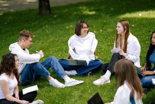 Išskirtinės: kodėl verta rinktis teisės studijas MRU?