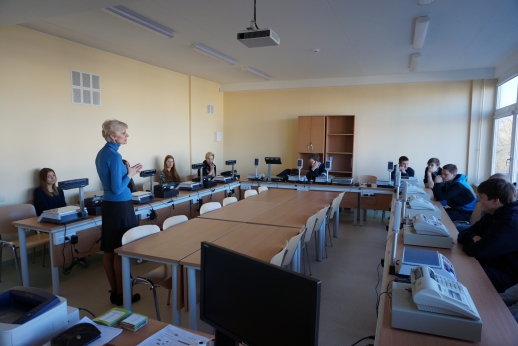 Rinkis apskaitininko ir kasininko specialybę