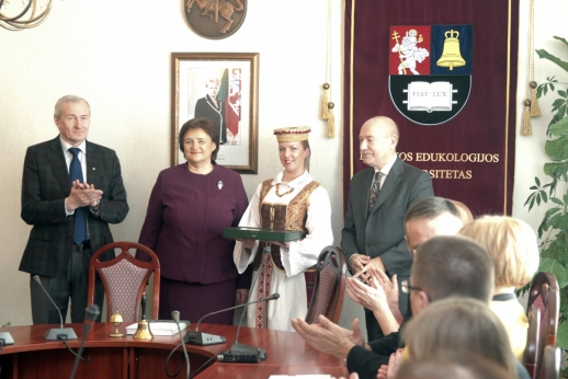 LR Seimo Pirmininkė pasveikino LEU bendruomenę