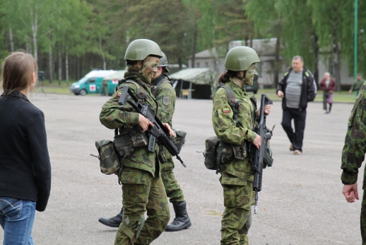 POLICIJOS MOKYKLOS KURSANTAMS – KARINĖ STOVYKLA