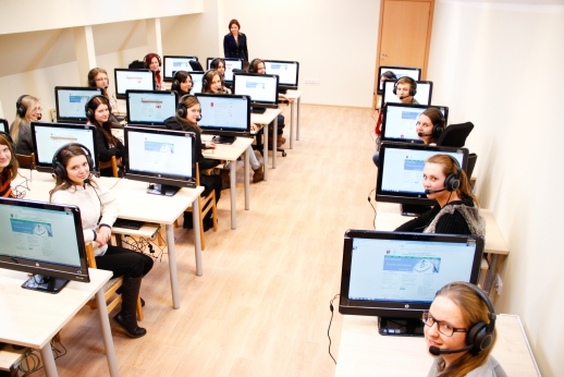 Kas Šreką moko kalbėti lietuviškai?