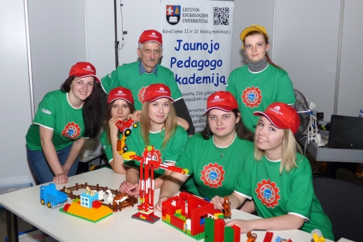 LEU studentai dalyvavo „Robotiadoje 2016“