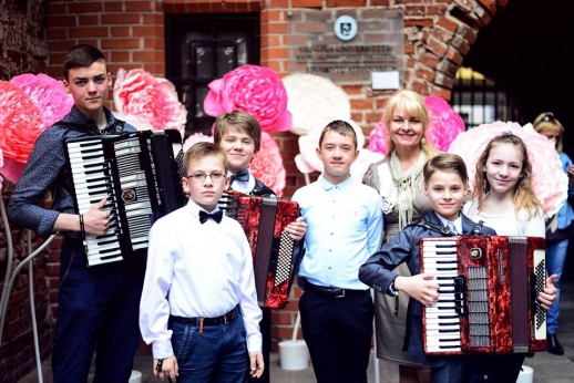 VU KHF buvo įsikūrusi „Muzikos karalystė“
