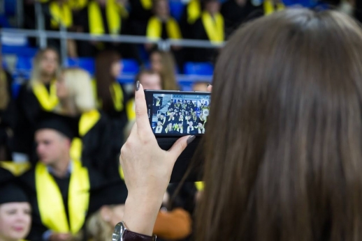 Utenos kolegijos absolventams įteikti diplomai Utenos kolegijos absolventams įteikti diplomai