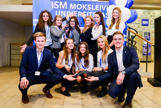 ISM Moksleivių universitetas keliauja po Lietuvą ISM Moksleivių universitetas keliauja po Lietuvą