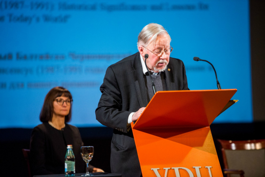 V. Landsbergis: „Universitetas – dialogo mokykla“ V. Landsbergis: „Universitetas – dialogo mokykla“
