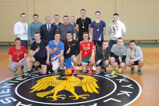Būsimi pasieniečiai žaidė futbolą