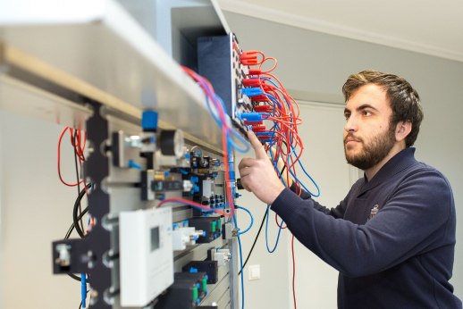 Technologijų ir verslo studijos Utenos kolegijoje Technologijų ir verslo studijos Utenos kolegijoje