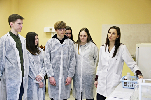 Abitūros baigiamieji darbai–tarp norų ir galimybių Abitūros baigiamieji darbai–tarp norų ir galimybių