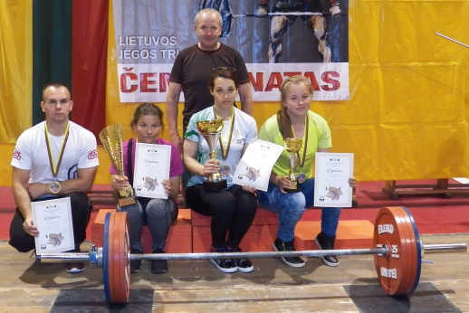 Pergalės Lietuvos jėgos trikovės čempionate