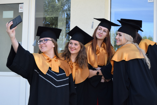 ŠVK išleido gausią absolventų laidą